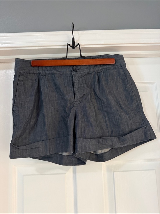 Banana Republic Pants - Banana Republic Women's Chambray Blue Flat-Front Shorts